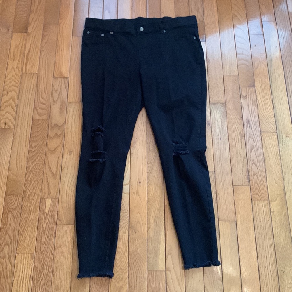 HUE Distressed Jeans (Black) - Picture 3 of 13